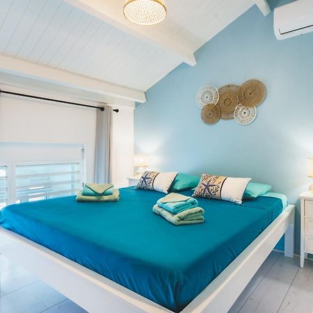 Le Touloublue - Tres Bel Appartement Face A La Mer Sainte-Anne  Kültér fotó