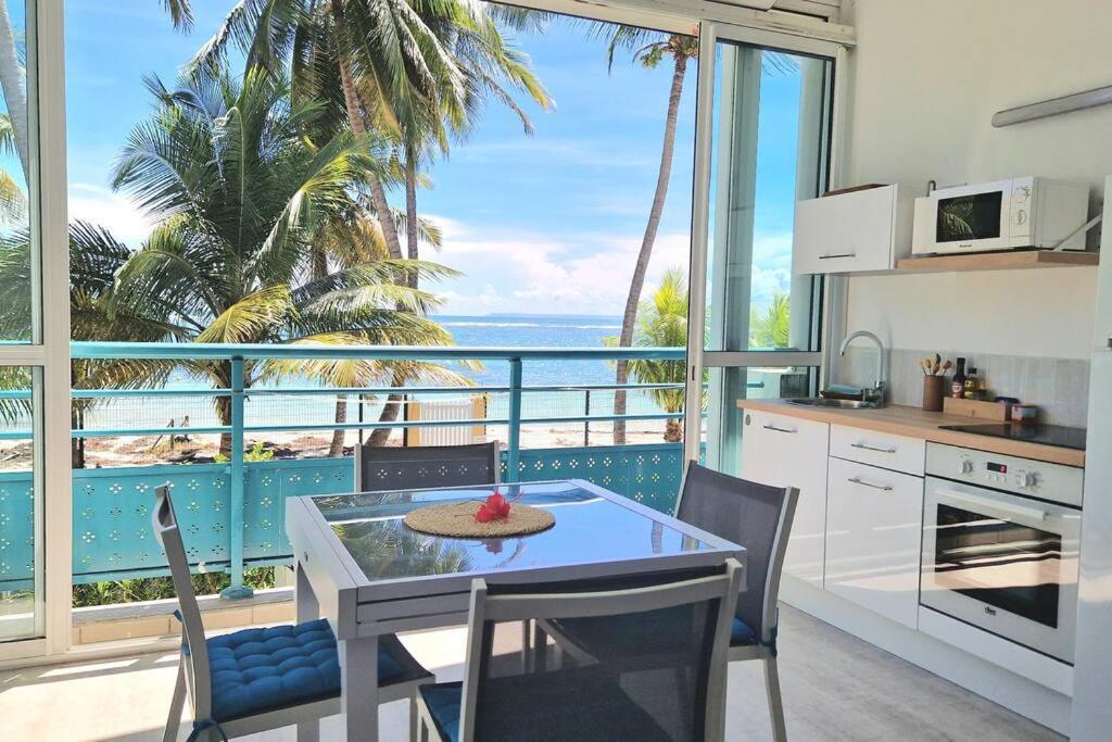Le Touloublue - Tres Bel Appartement Face A La Mer Sainte-Anne  Kültér fotó