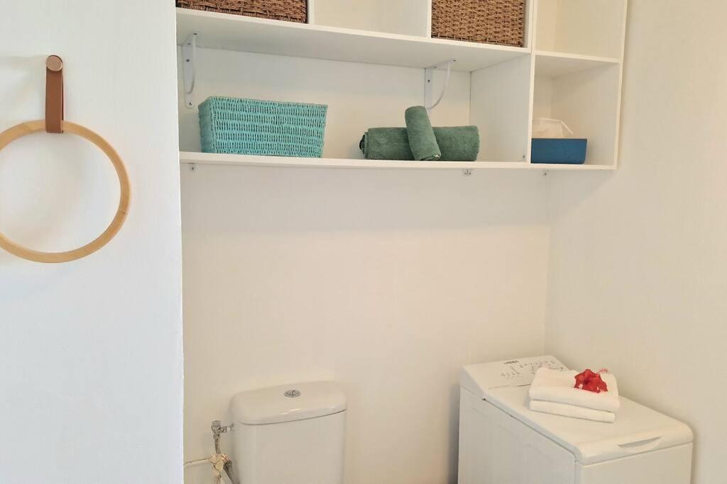 Le Touloublue - Tres Bel Appartement Face A La Mer Sainte-Anne  Kültér fotó