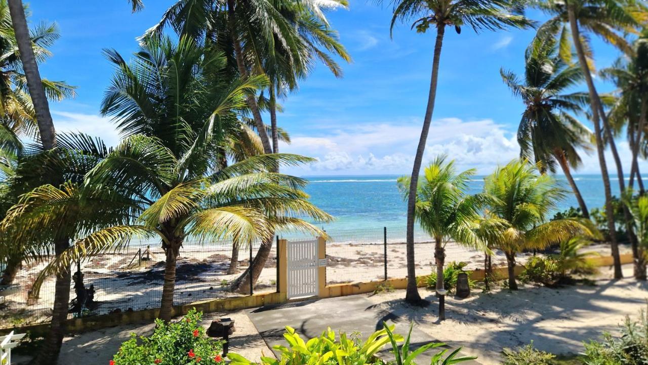 Le Touloublue - Tres Bel Appartement Face A La Mer Sainte-Anne  Kültér fotó